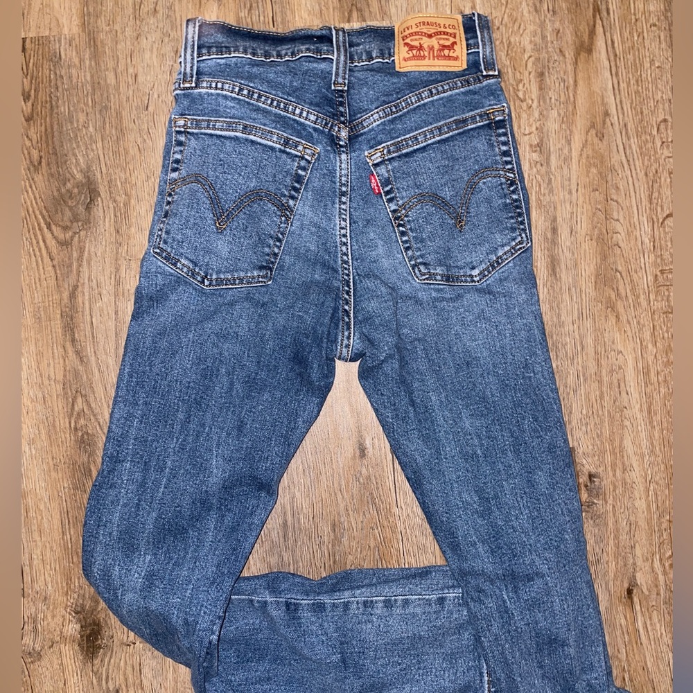 Levi’s wedgie straight jean